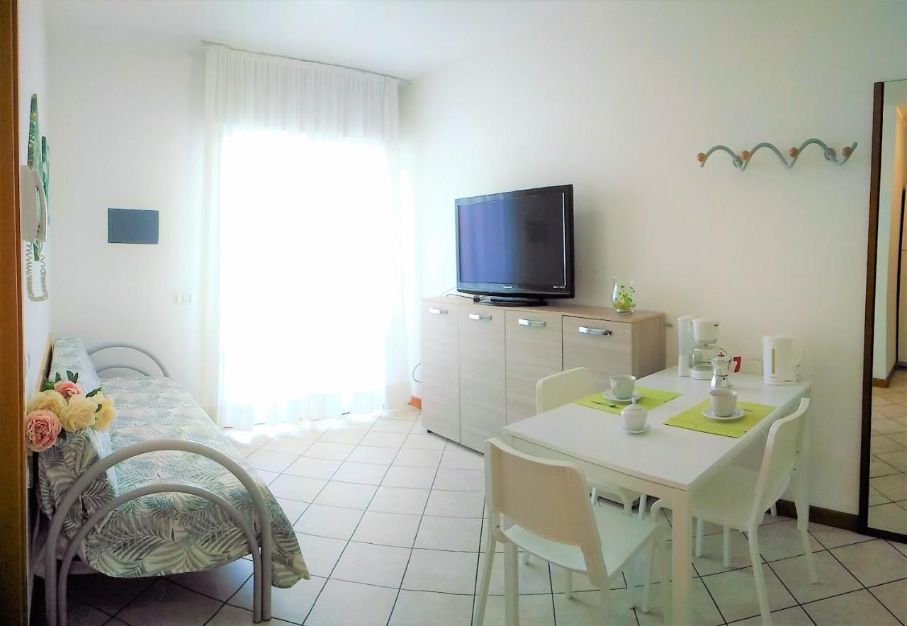 Green Holiday Wohnung Mit Schwimmbad Bibione Luaran gambar